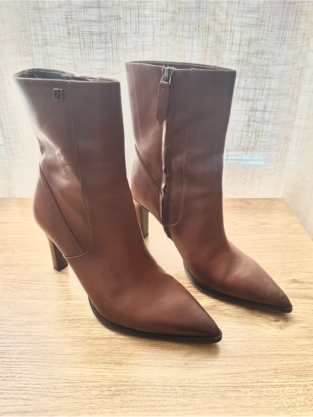 Franco Sarto Classic Women's Brown Leather Pointed-Toe Ankle Boots Size 7.5